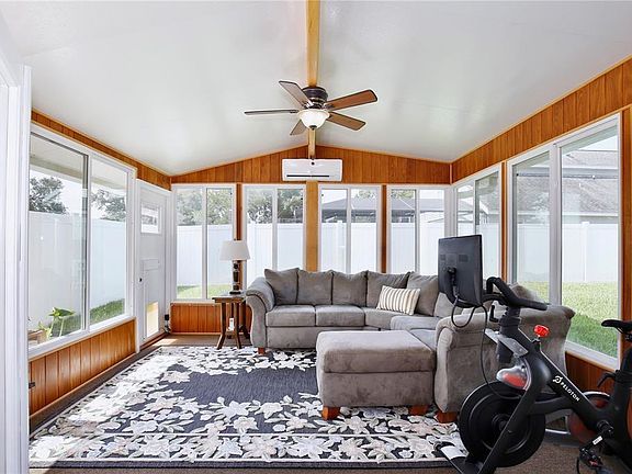 4th image of 1554 MARGARETE CRESCENT DRIVE
