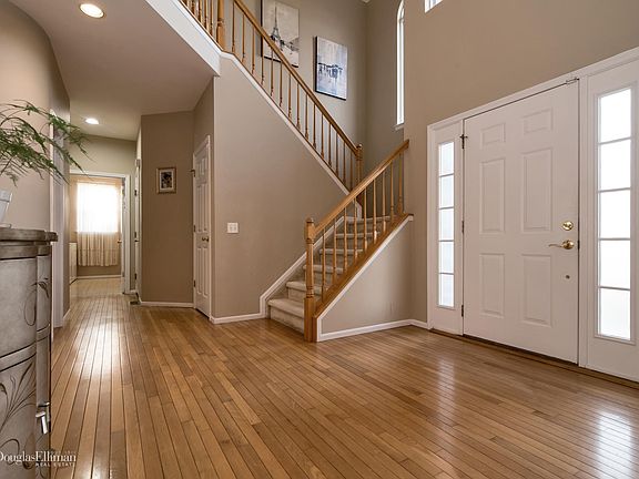 4th image of 8 Hyacinth Ct