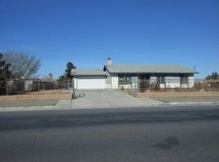 12564 Navajo Rd, Apple Valley, CA 92308
