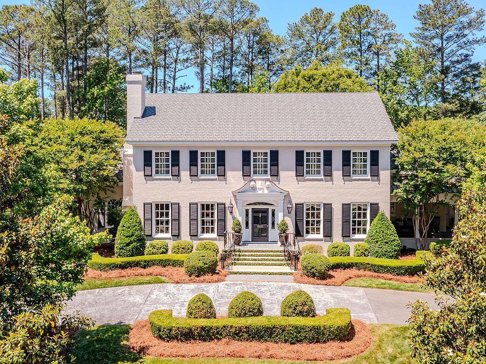 1st image of 1001 Brookside Drive NW