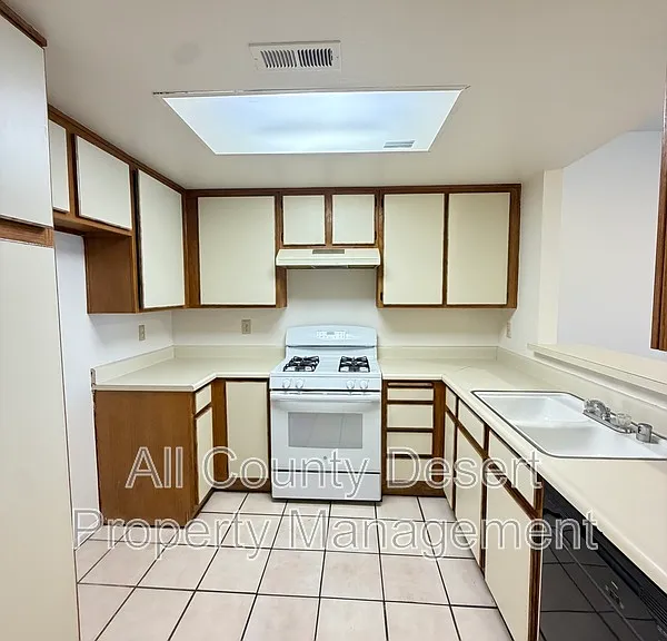 74350 Magnesia Falls Dr #1 — Photo 4