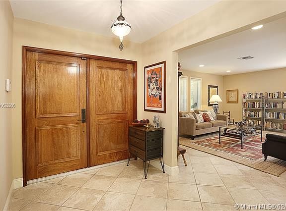 2nd image of 140 W Sunrise Ave