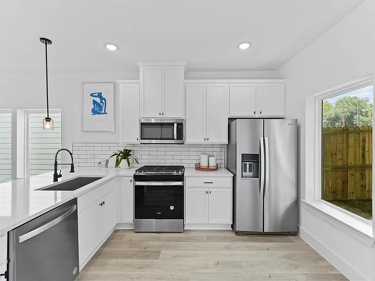 1448 Dewalt St — Photo 10