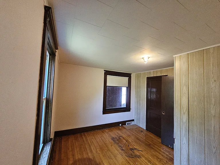 802 N 1st Ave — Photo 3