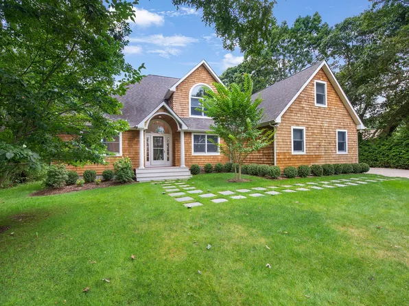 https://photos.zillowstatic.com/fp/ed04e2d90ce58fd8e62d445f5784bd1e-p_e.webp