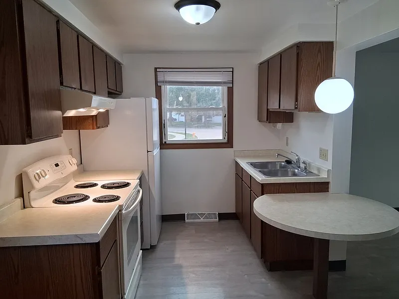 2 bed, 1.5 bath, $1,299 — Photo 4