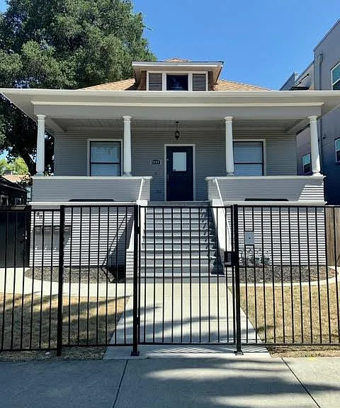 2809 Q St — Photo 1