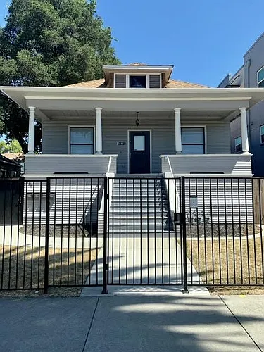 2809 Q St Photo 1