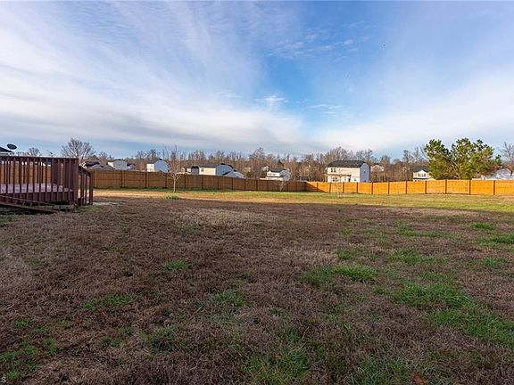 4th image of 5329 Longspur Dr