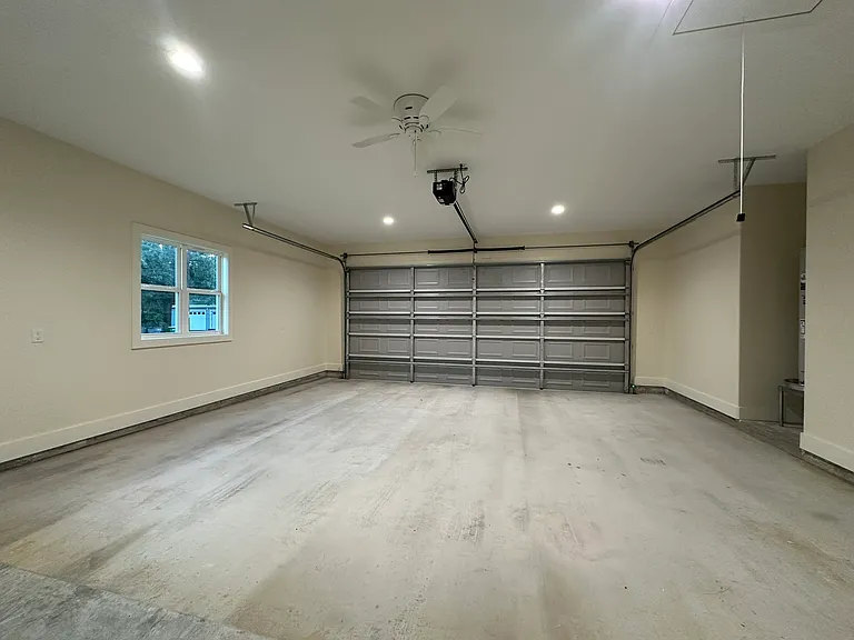 1210 N Glass St — Photo 17