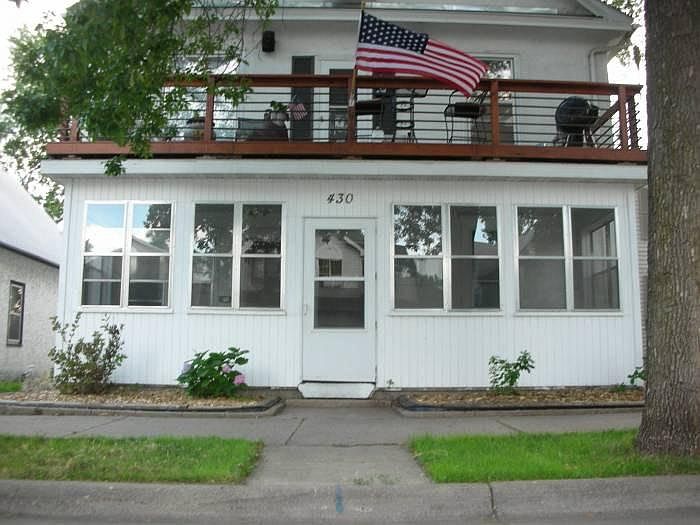 Welcoming Exterior!