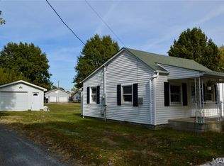 150 Maple St, Carrollton, IL 62016