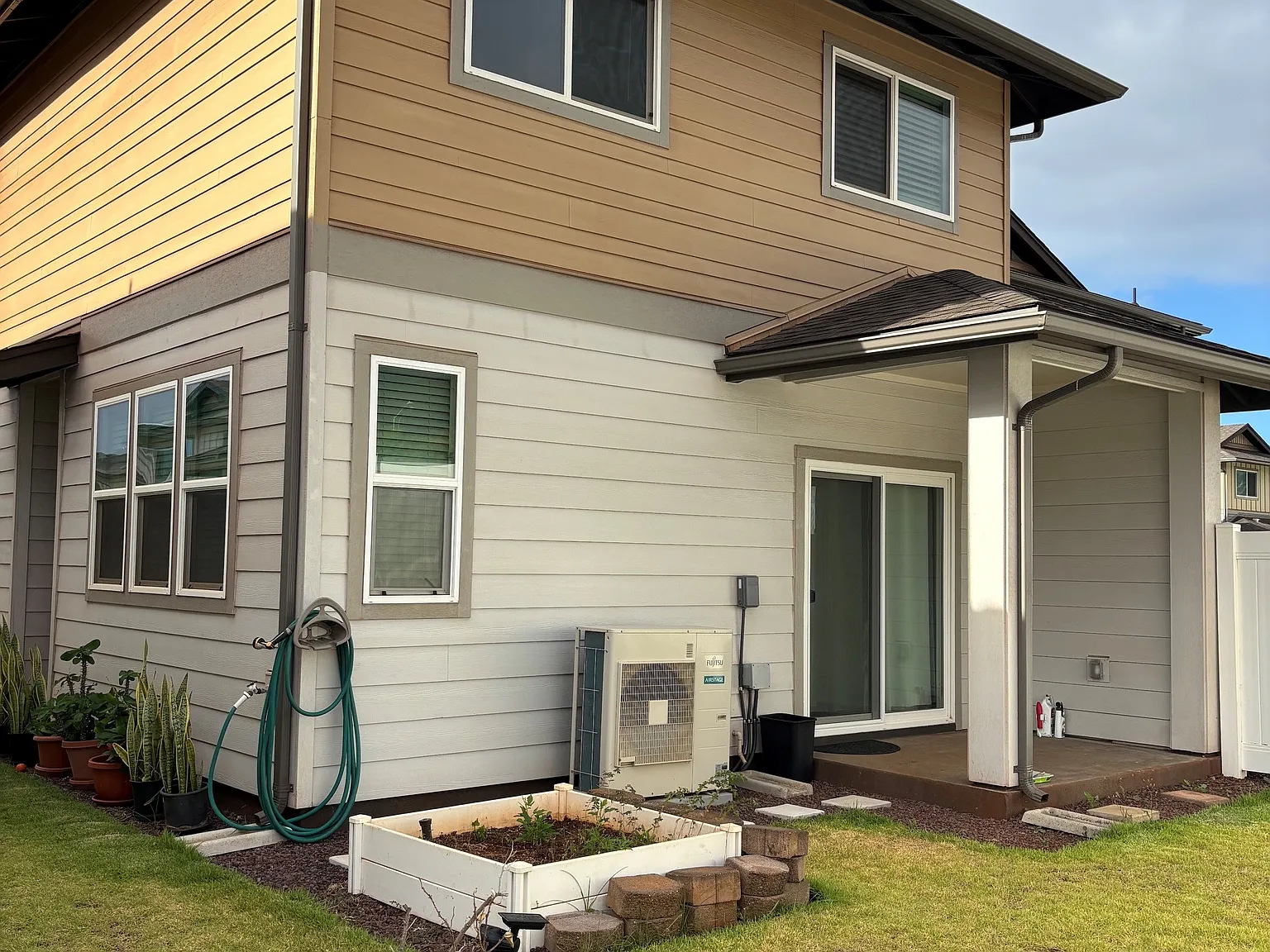 4 bed, 2.5 bath, 1254 sqft, $4,600 — Photo 2