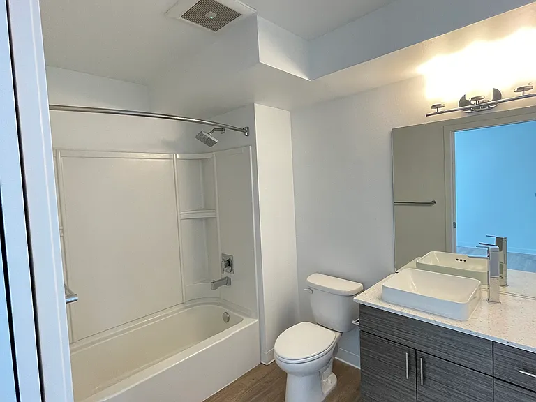 Queen Anne Flats — Photo 36