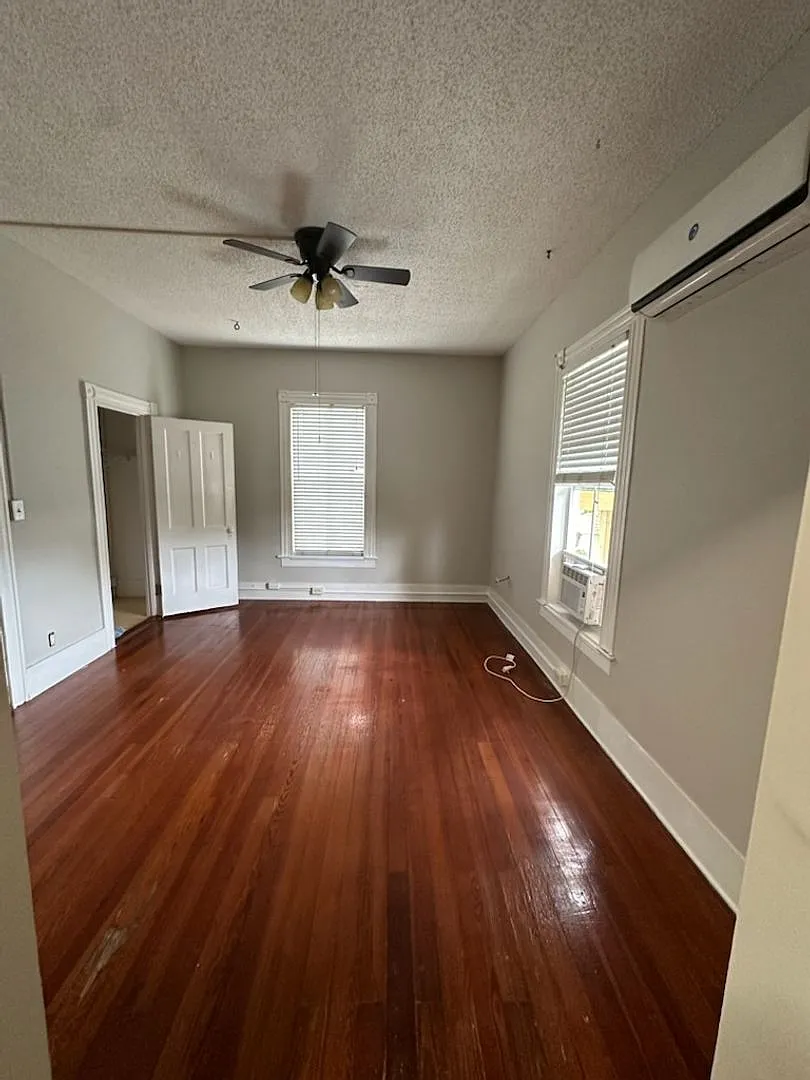 Unique 1 bedroom 1 bath apartment — Photo 3