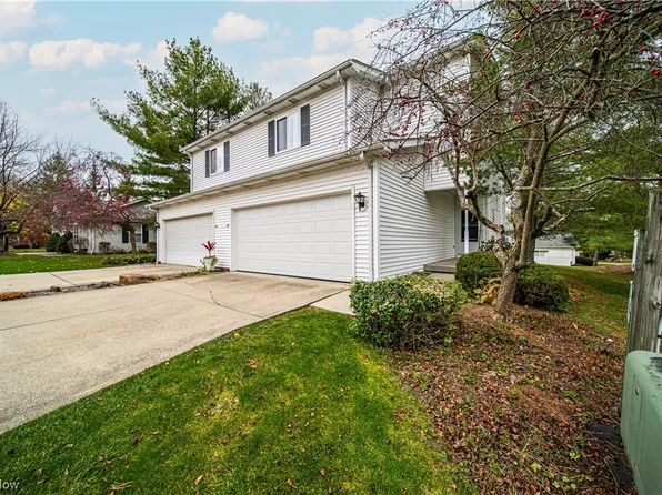 403 E Barrington Dr, Chardon, OH 44024