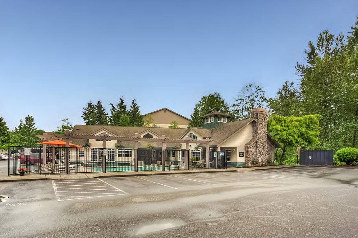 Mill Pointe Main Office, parking lot and pool