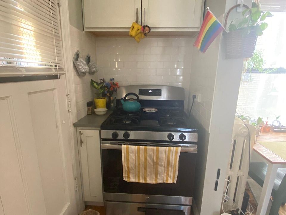 1st image of 1946 W Wilson Ave #1S