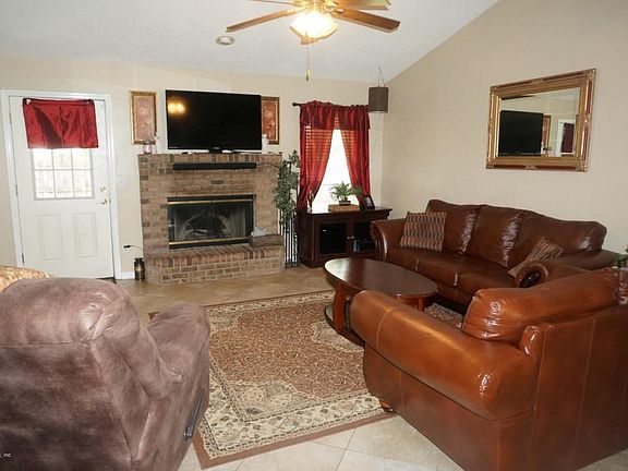 03) Living room & fireplace