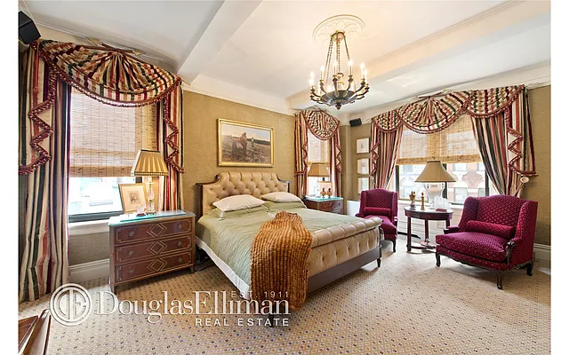 Sold by Douglas Elliman | media 22