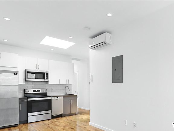 2nd image of 968 Rogers Ave Unit 1