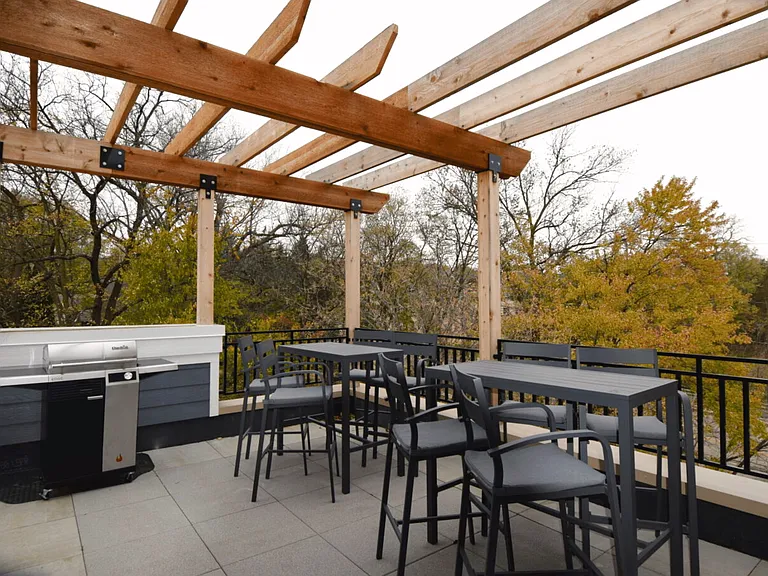 Beaverbrook Apartments — Photo 7