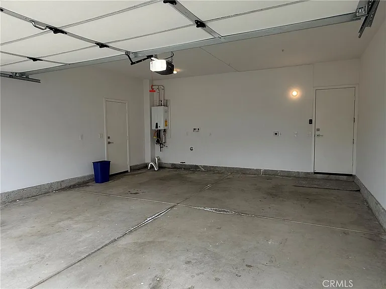 242 S Redwood Ave #C — Photo 13
