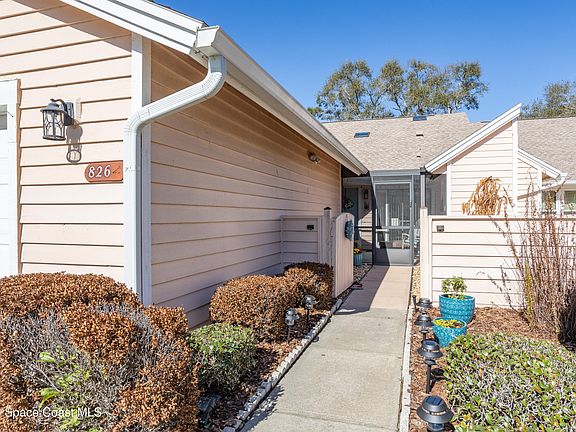 5th image of 826 Ridge Lake Dr