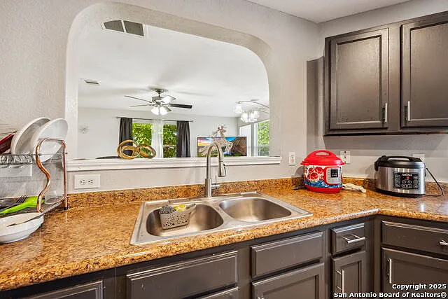 8810 Mesa Vis — Photo 9