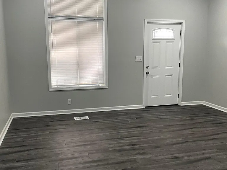 129 Van Voast Ave — Photo 4