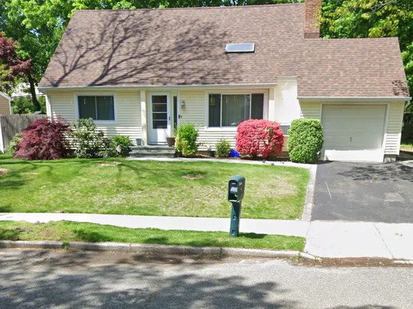 (undisclosed Address), East Northport, NY 11731