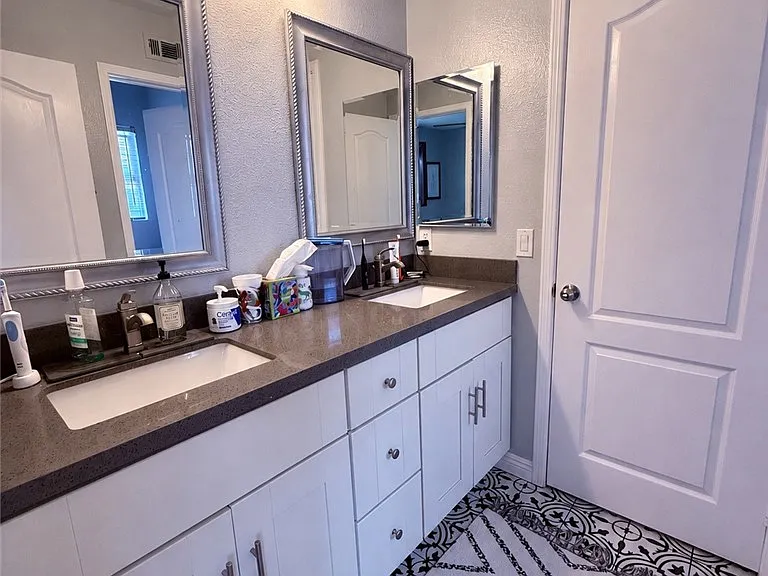 8184 Constantine Dr — Photo 13