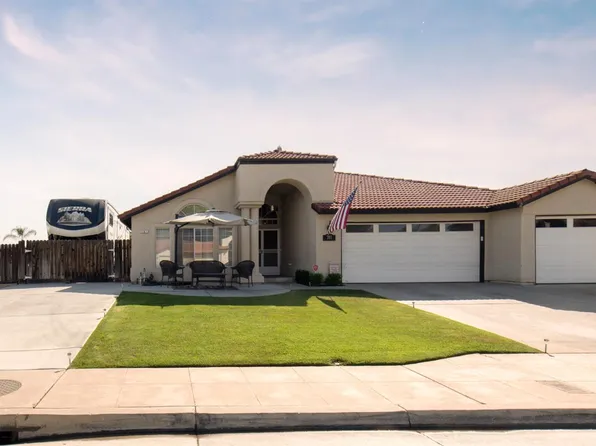 701 McArthur Ave, Clovis, CA 93611