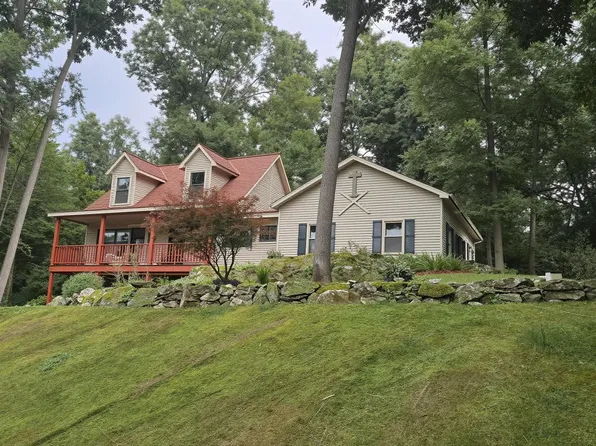 9929 Sienna Ct, Pinckney, MI 48169