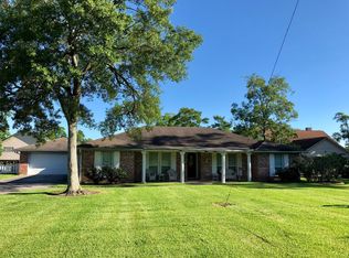 3768 Fish Hook Ln, Bridge City, TX 77611