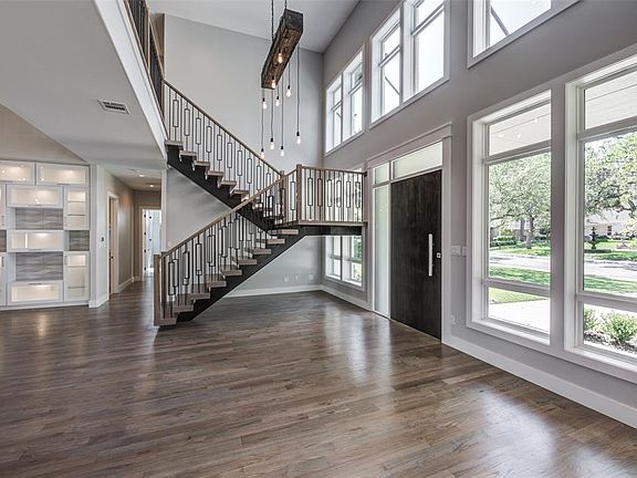 2nd image of 6905 Wildglen Dr