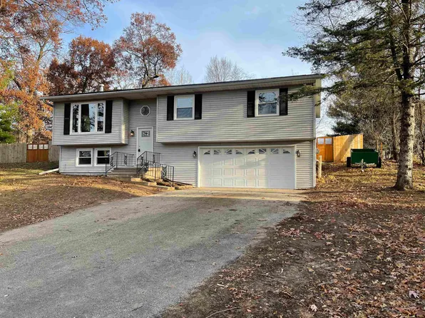 585 Prospect Cir, Shawano, WI 54166