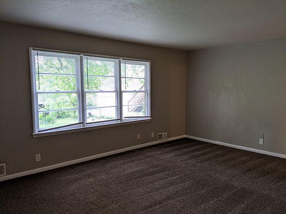 3rd image of 1236 E 72nd St