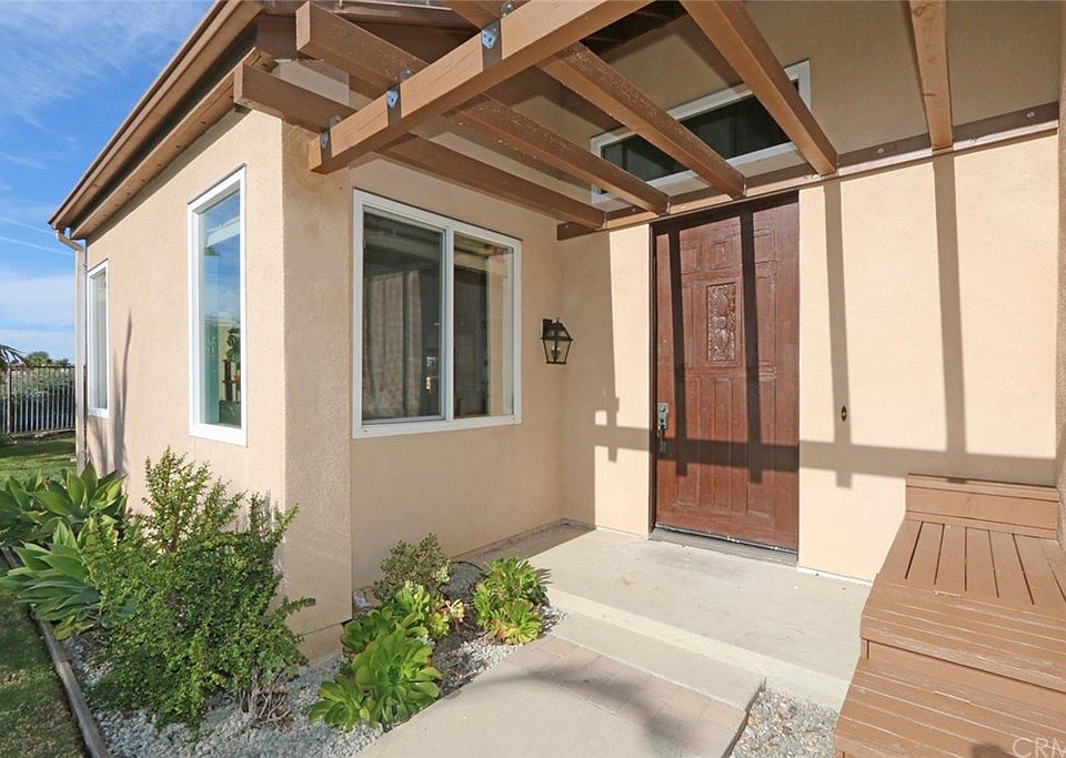2nd image of 25471 Hillsboro Dr
