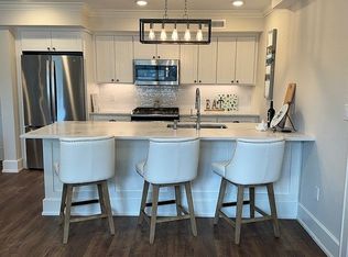 20 E Bowery St #1B, Newport, RI 02840