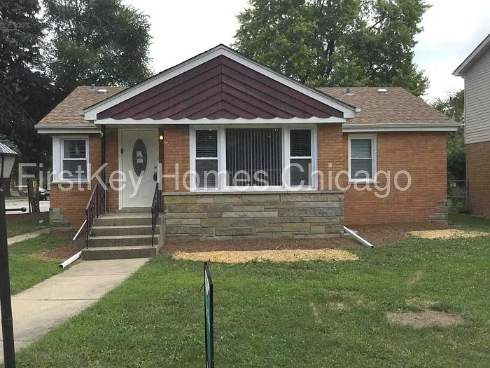 13849 Park Ave photo 1