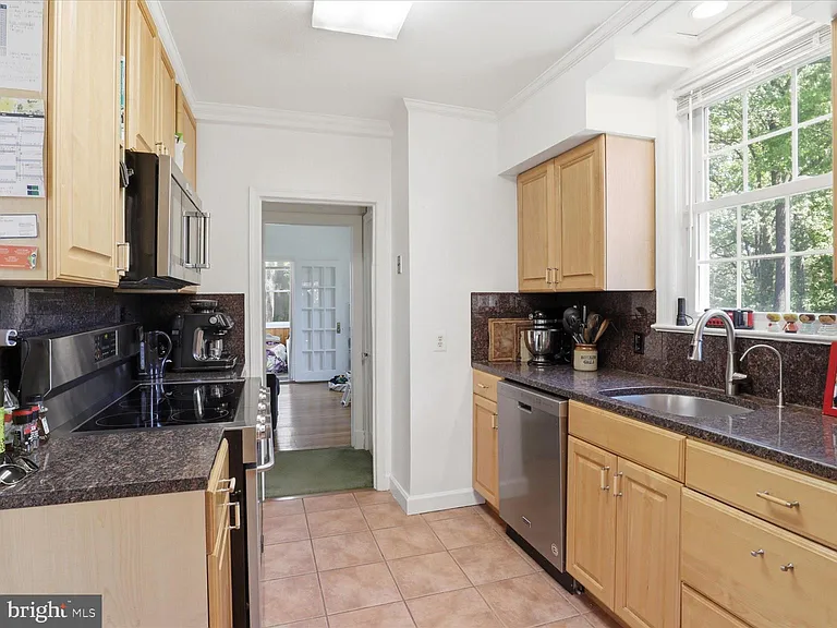 6205 29th St NW — Photo 12
