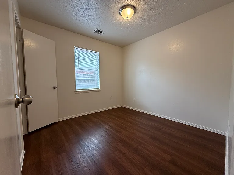 604 Woodland Way — Photo 8