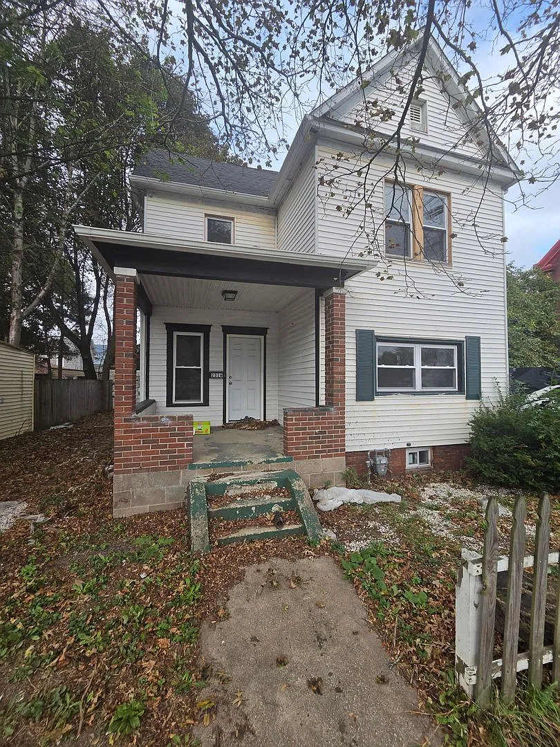 3 bedroom single family home, east side — Photo 1