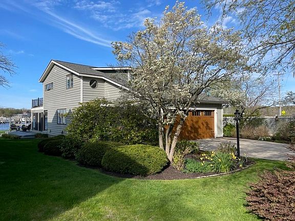 2nd image of 1746 Waukazoo Dr