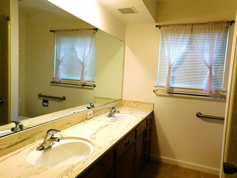 9214 E Belmont Ave — Photo 8