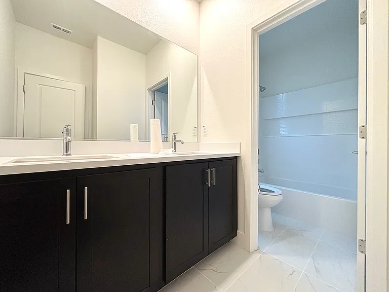 2051 Rosemary Dr — Photo 28