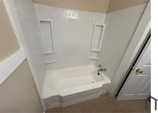 3727 Catherine St — Photo 10