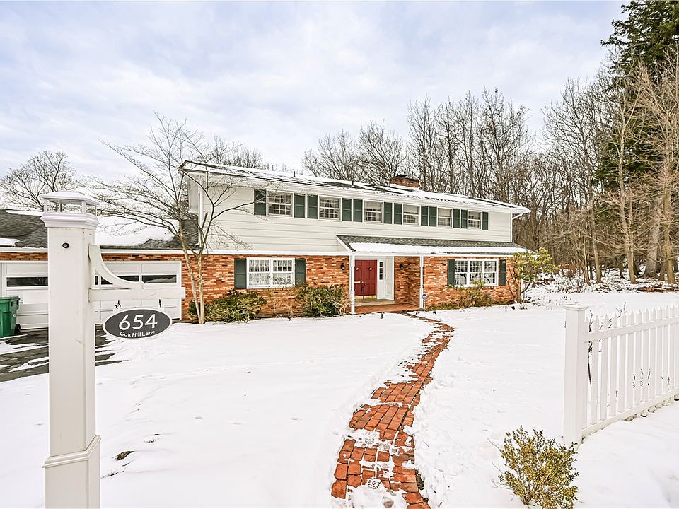 1st image of 654 Oakhill Ln