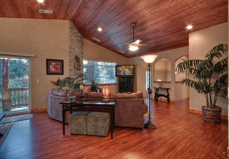 977 Creekwood Dr — Photo 14
